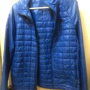 North face Men’s Thermoball puffer jacket size S